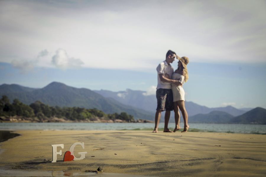Ensaio pré wedding Fernanda e Guilherme. Praia Caçandoca, Ubatuba, SP 