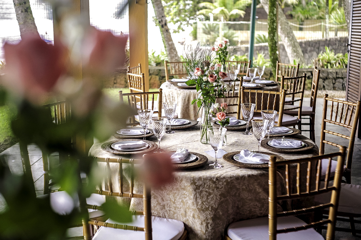 Casamento na praia das Toninhas, em Ubatuba, no espaço Uluar, Ubatuba. Decoração