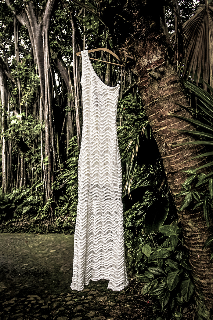 Casamento na praia das Toninhas, em Ubatuba, no espaço Uluar, Ubatuba. Vestido da noiva.