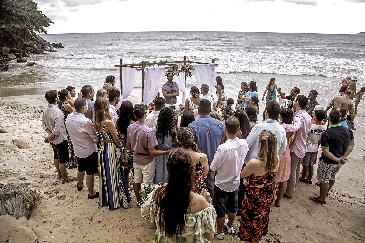 Casamento na praia das Toninhas, em Ubatuba, no espaço Uluar, Ubatuba