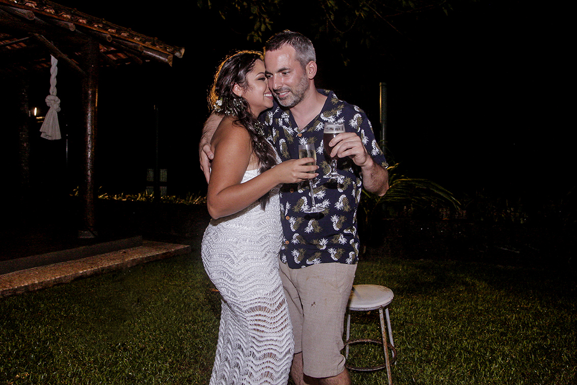 Casamento na praia das Toninhas, em Ubatuba, no espaço Uluar, Ubatuba. Festa e recepção.