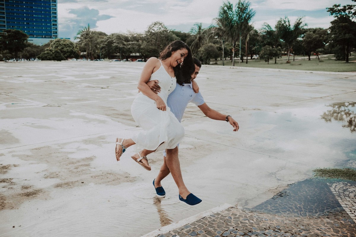 MARCIA E ESTACIO   PRE CASAMENTO   FOTOGRAFIA NO TOCANTINS   INSPIRAÇÃO   FOTOGRAFIA DE CASAL   CASAMENTO AO AR LIVRE   NOIVA NEGRA   CASAL NEGRO   ENSAIO NA CIDADE   ENSAIO NA GRUTA   LOVE (1)