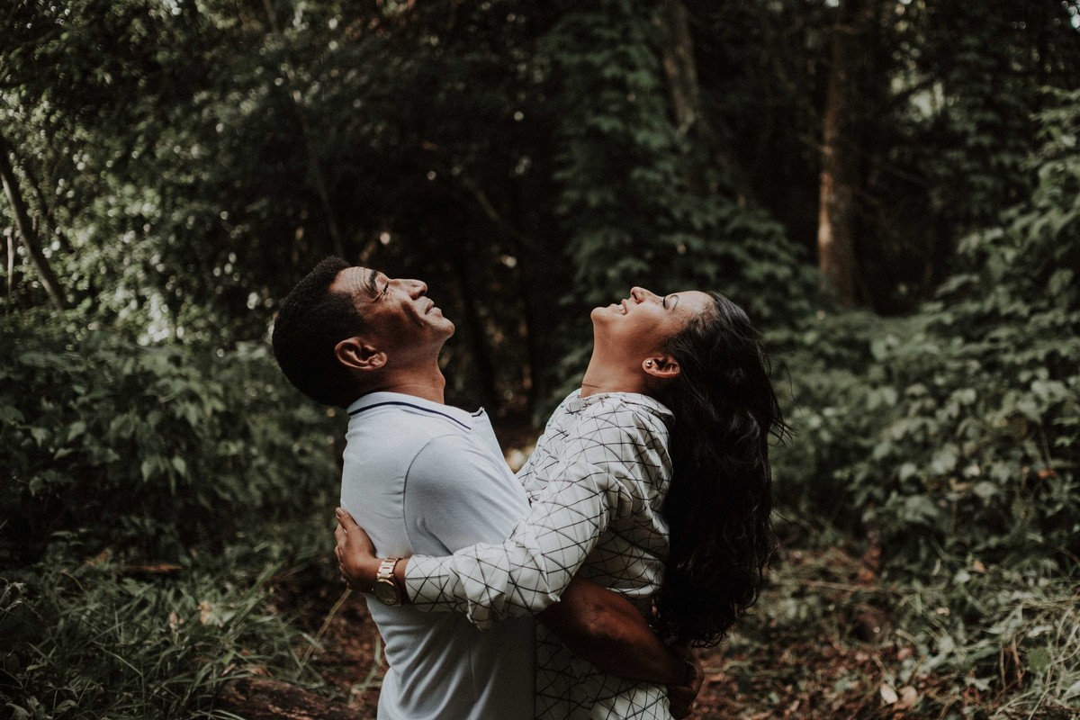 MARCIA E ESTACIO   PRE CASAMENTO   FOTOGRAFIA NO TOCANTINS   INSPIRAÇÃO   FOTOGRAFIA DE CASAL   CASAMENTO AO AR LIVRE   NOIVA NEGRA   CASAL NEGRO   ENSAIO NA CIDADE   ENSAIO NA GRUTA   LOVE (1)