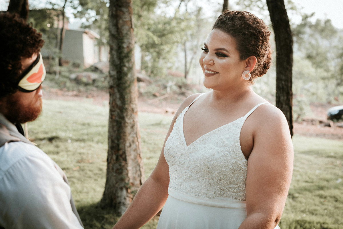 talita e jonathan casamento ao ar livre de dia casamento xodozinho retratos xom casais apaixonados