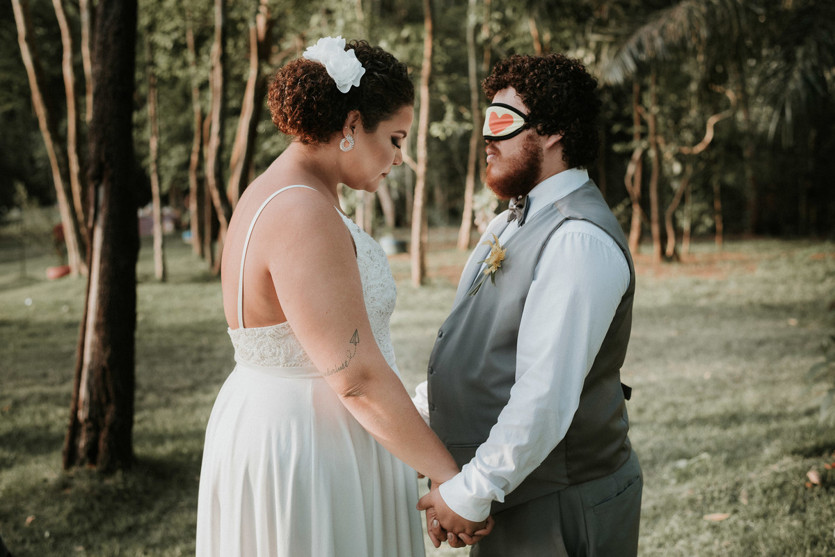 talita e jonathan casamento ao ar livre de dia casamento xodozinho retratos xom casais apaixonados
