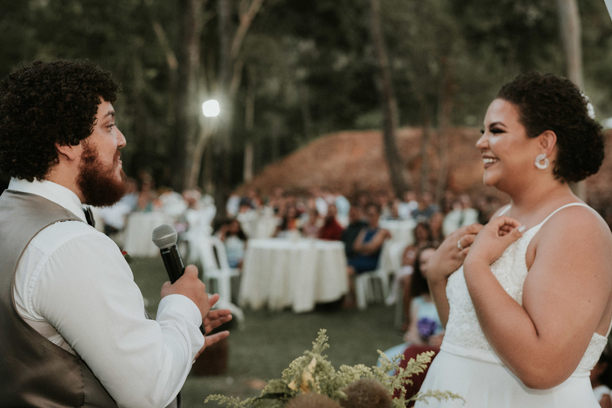 talita e jonathan casamento ao ar livre de dia casamento xodozinho retratos xom casais apaixonados