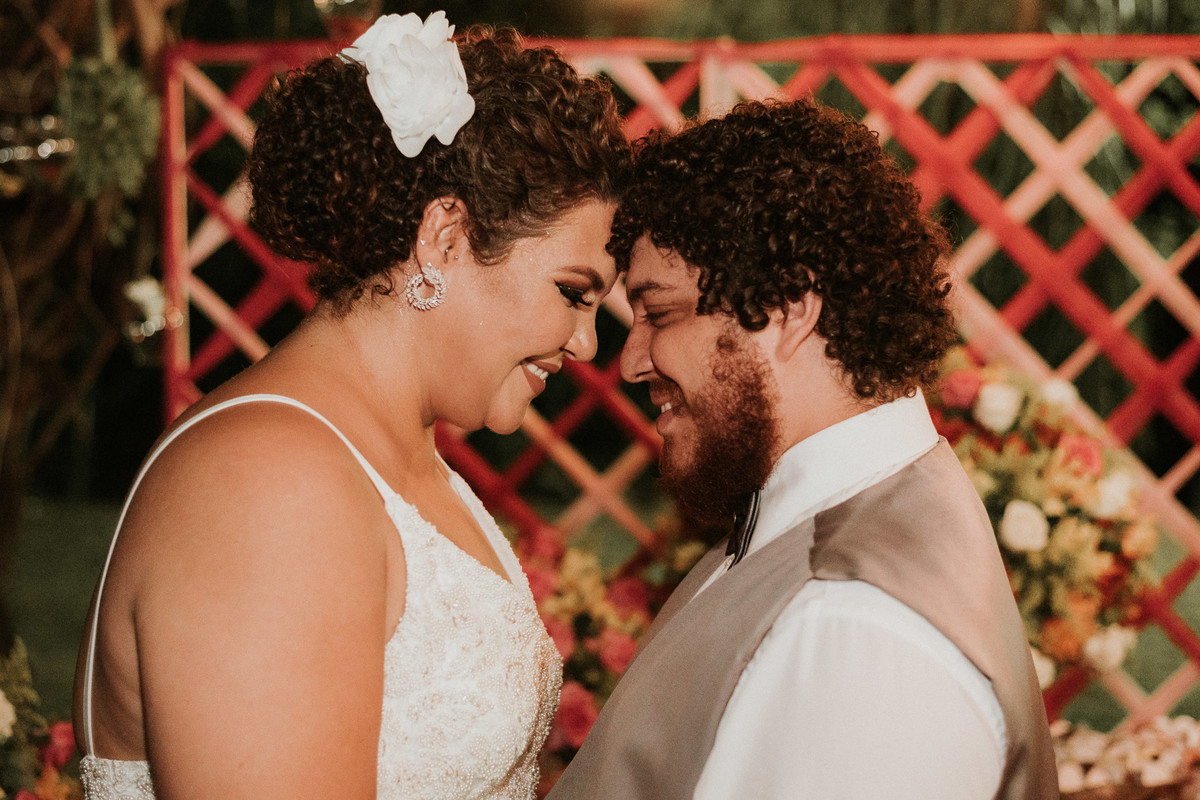 talita e jonathan casamento ao ar livre de dia casamento xodozinho retratos xom casais apaixonados