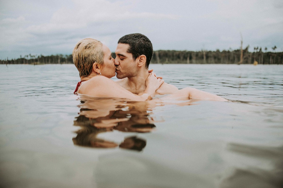 Ensaio de casal Xodozinho Retratos, pré casamento Xodozinho, casamento em Palmas, Xodozinhos retratos fotos de casamento, Fotografia pre casamento Karina e Pedro, ensaio dentro do lago