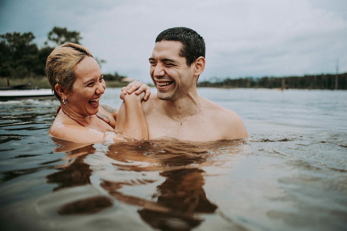 Ensaio de casal Xodozinho Retratos, pré casamento Xodozinho, casamento em Palmas, Xodozinhos retratos fotos de casamento, Fotografia pre casamento Karina e Pedro, ensaio dentro do lago