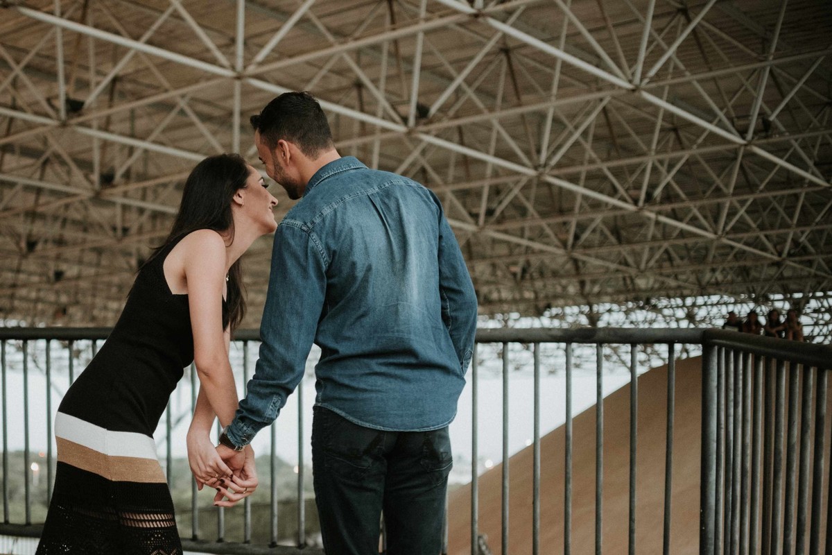 Carla e Samuel ensaio na chuva ensaio na praia ensaio na cachoeira ensaio com algua insperação ensaio em palmas tocantins ensaio pre casamento
