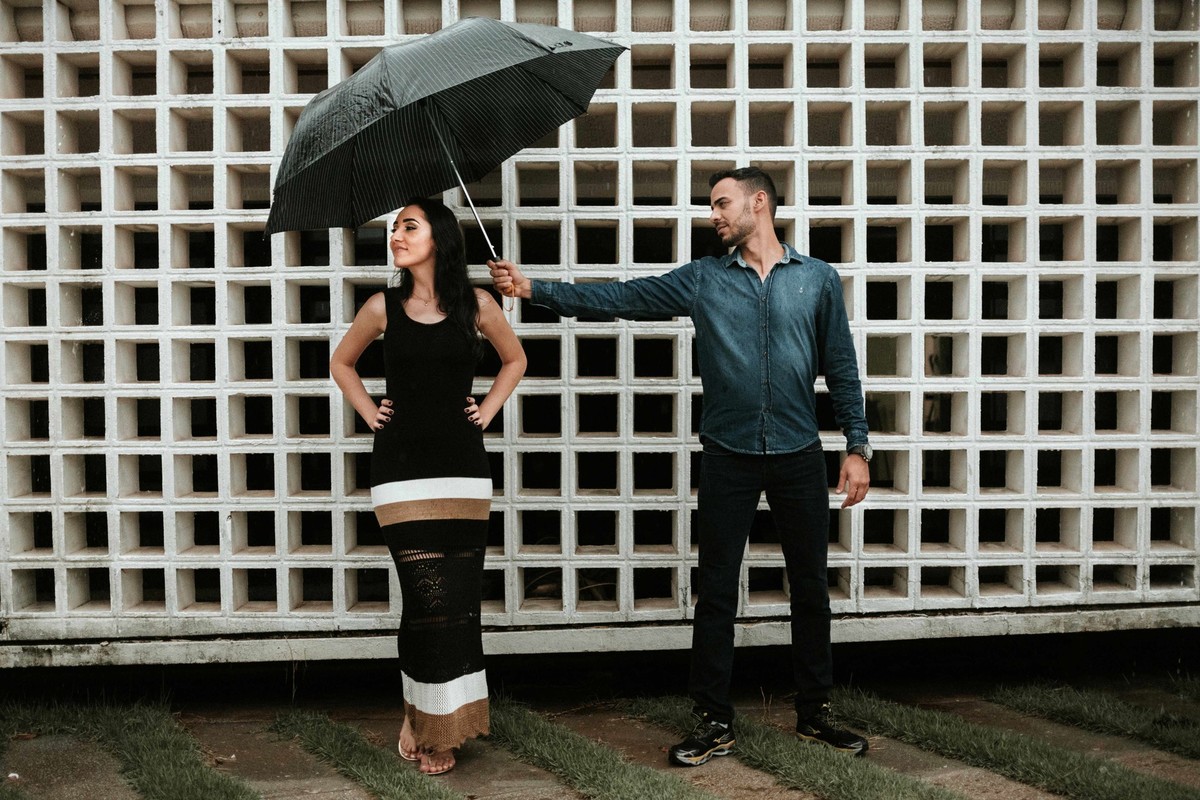 Carla e Samuel ensaio na chuva ensaio na praia ensaio na cachoeira ensaio com algua insperação ensaio em palmas tocantins ensaio pre casamento
