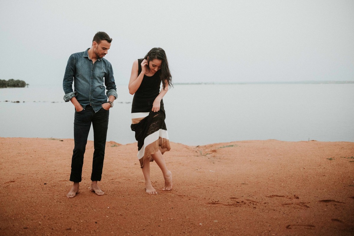 Carla e Samuel ensaio na chuva ensaio na praia ensaio na cachoeira ensaio com algua insperação ensaio em palmas tocantins ensaio pre casamento
