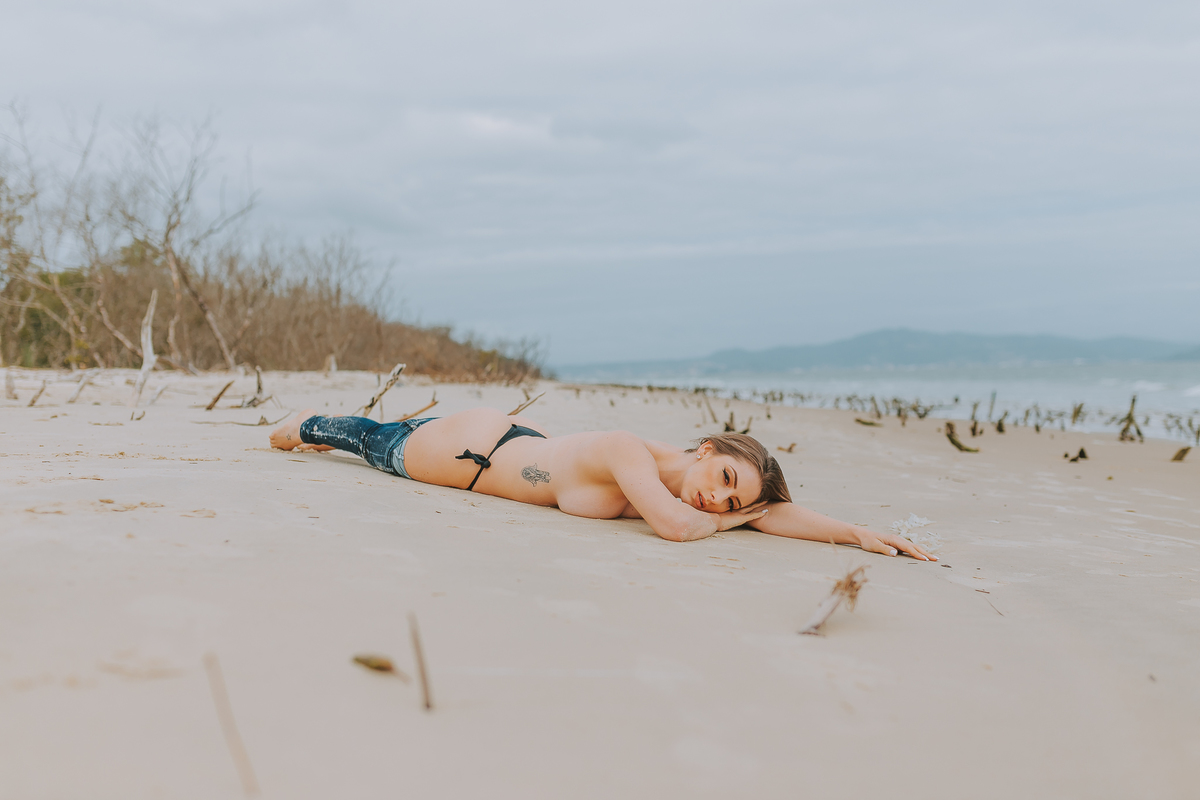 Ensaio Sensual Feminino em Florianópolis na Praia