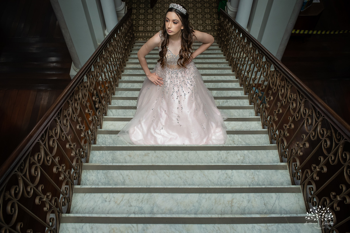 Julia - Julia 15 anos - 15 Anos - Quinze Anos - Ensaio Externo - Debutante - Biblioteca Pública de Pelotas - Porto de Pelotas - Parque Una- Família - Luz - Antonio Rocha Fotografias - Antonio Rocha - @antoniorochafotografias 