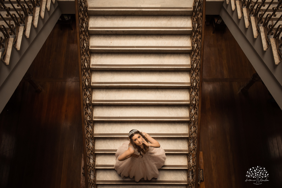 Julia - Julia 15 anos - 15 Anos - Quinze Anos - Ensaio Externo - Debutante - Biblioteca Pública de Pelotas - Porto de Pelotas - Parque Una	- Família - Luz - Antonio Rocha Fotografias - Antonio Rocha - @antoniorochafotografias 