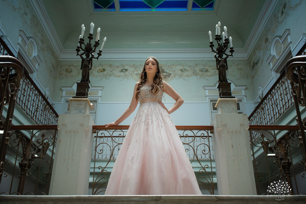 Julia - Julia 15 anos - 15 Anos - Quinze Anos - Ensaio Externo - Debutante - Biblioteca Pública de Pelotas - Porto de Pelotas - Parque Una- Família - Luz - Antonio Rocha Fotografias - Antonio Rocha - @antoniorochafotografias 