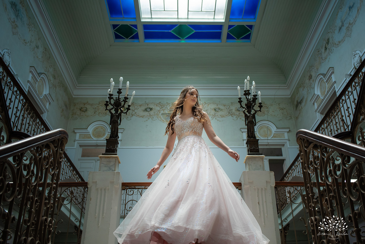 Julia - Julia 15 anos - 15 Anos - Quinze Anos - Ensaio Externo - Debutante - Biblioteca Pública de Pelotas - Porto de Pelotas - Parque Una- Família - Luz - Antonio Rocha Fotografias - Antonio Rocha - @antoniorochafotografias 