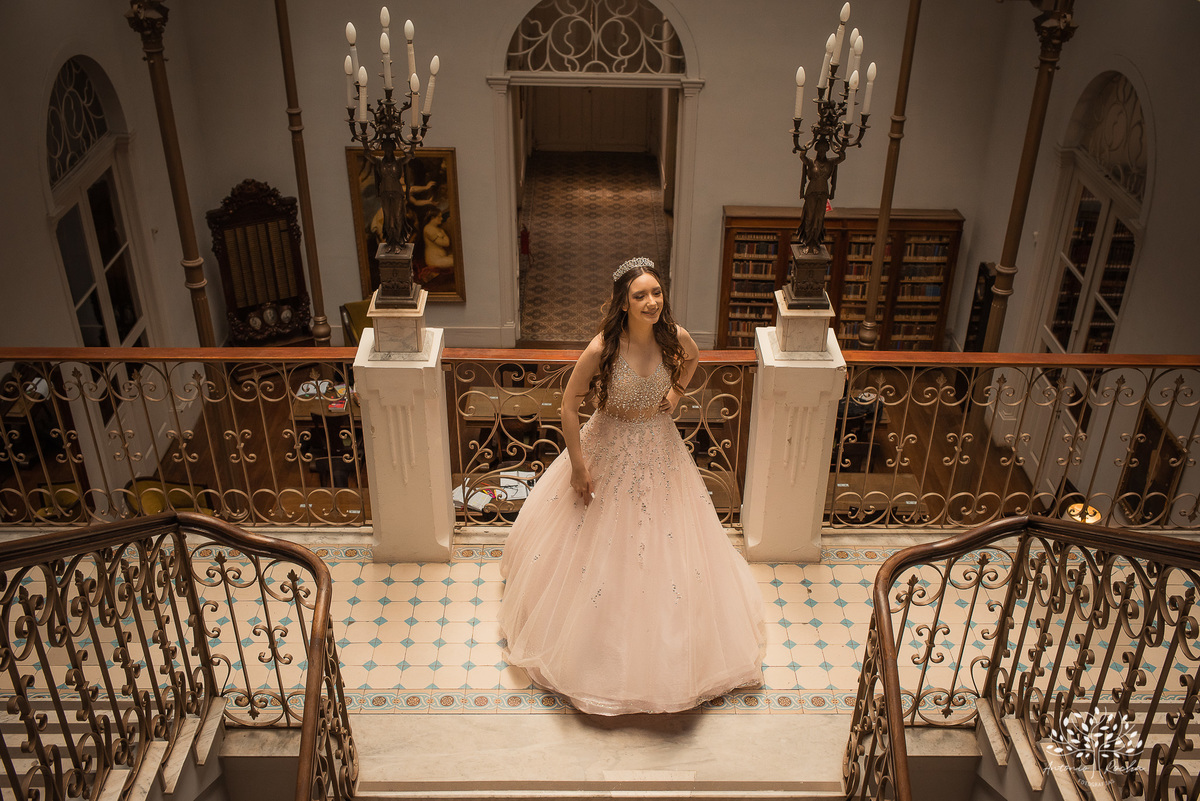 Julia - Julia 15 anos - 15 Anos - Quinze Anos - Ensaio Externo - Debutante - Biblioteca Pública de Pelotas - Porto de Pelotas - Parque Una- Família - Luz - Antonio Rocha Fotografias - Antonio Rocha - @antoniorochafotografias 