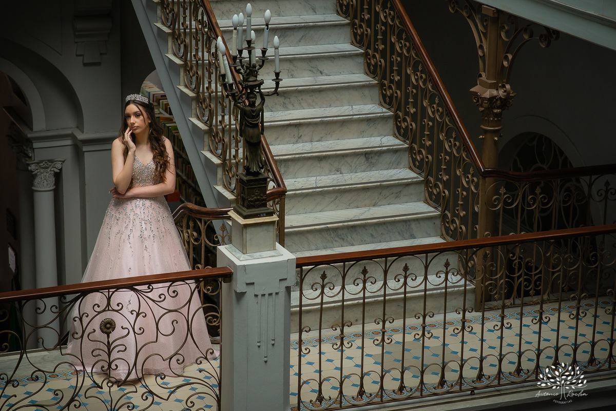 Julia - Julia 15 anos - 15 Anos - Quinze Anos - Ensaio Externo - Debutante - Biblioteca Pública de Pelotas - Porto de Pelotas - Parque Una- Família - Luz - Antonio Rocha Fotografias - Antonio Rocha - @antoniorochafotografias 