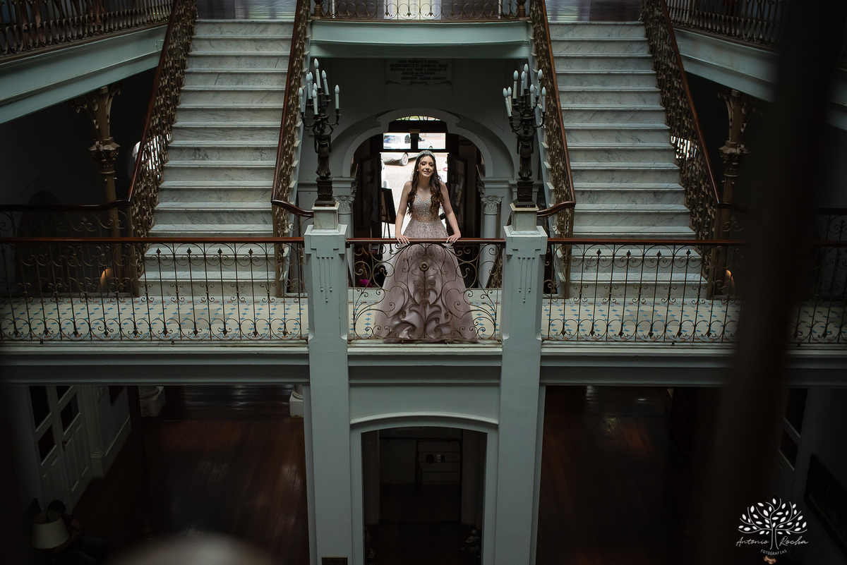 Julia - Julia 15 anos - 15 Anos - Quinze Anos - Ensaio Externo - Debutante - Biblioteca Pública de Pelotas - Porto de Pelotas - Parque Una- Família - Luz - Antonio Rocha Fotografias - Antonio Rocha - @antoniorochafotografias 