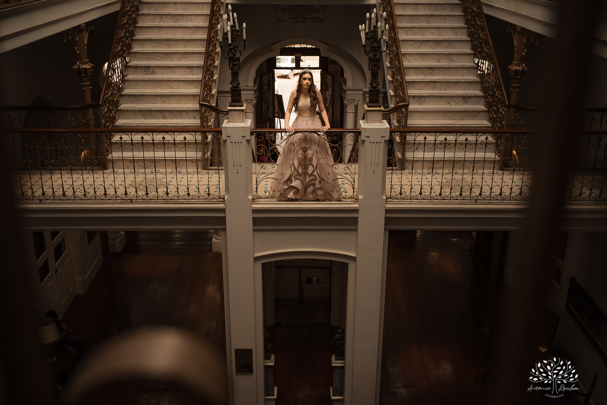 Julia - Julia 15 anos - 15 Anos - Quinze Anos - Ensaio Externo - Debutante - Biblioteca Pública de Pelotas - Porto de Pelotas - Parque Una- Família - Luz - Antonio Rocha Fotografias - Antonio Rocha - @antoniorochafotografias 