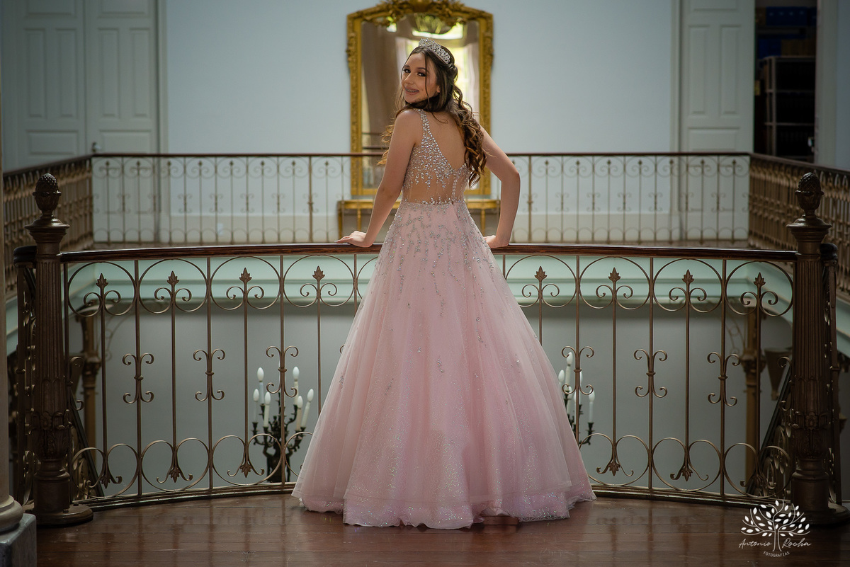 Julia - Julia 15 anos - 15 Anos - Quinze Anos - Ensaio Externo - Debutante - Biblioteca Pública de Pelotas - Porto de Pelotas - Parque Una- Família - Luz - Antonio Rocha Fotografias - Antonio Rocha - @antoniorochafotografias 