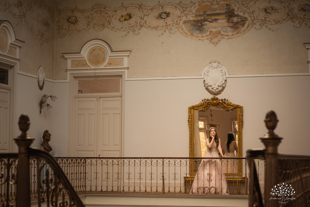 Julia - Julia 15 anos - 15 Anos - Quinze Anos - Ensaio Externo - Debutante - Biblioteca Pública de Pelotas - Porto de Pelotas - Parque Una- Família - Luz - Antonio Rocha Fotografias - Antonio Rocha - @antoniorochafotografias 