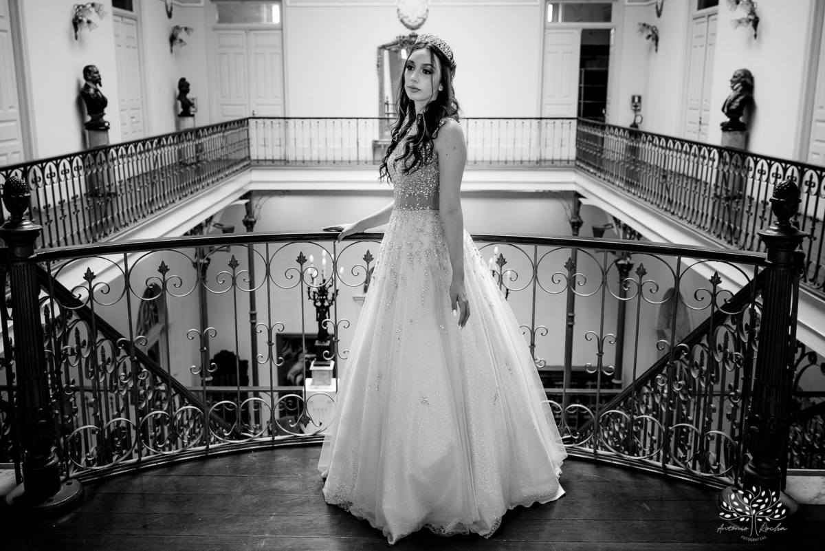 Julia - Julia 15 anos - 15 Anos - Quinze Anos - Ensaio Externo - Debutante - Biblioteca Pública de Pelotas - Porto de Pelotas - Parque Una- Família - Luz - Antonio Rocha Fotografias - Antonio Rocha - @antoniorochafotografias 