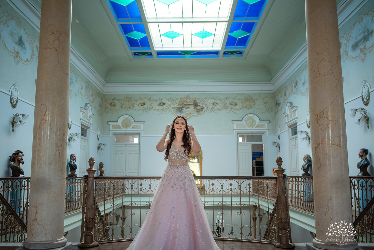 Julia - Julia 15 anos - 15 Anos - Quinze Anos - Ensaio Externo - Debutante - Biblioteca Pública de Pelotas - Porto de Pelotas - Parque Una- Família - Luz - Antonio Rocha Fotografias - Antonio Rocha - @antoniorochafotografias 