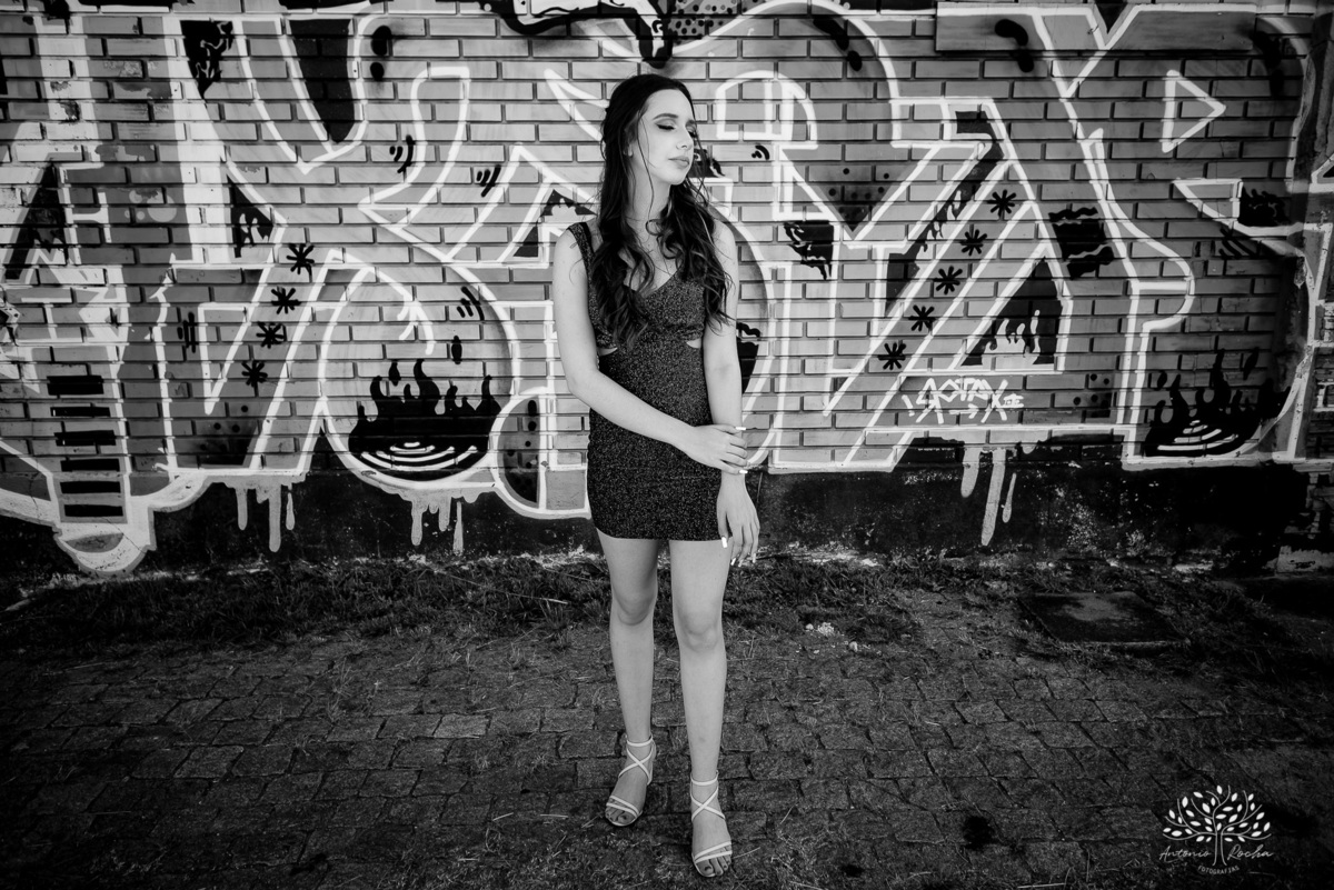 Julia - Julia 15 anos - 15 Anos - Quinze Anos - Ensaio Externo - Debutante - Biblioteca Pública de Pelotas - Porto de Pelotas - Parque Una- Família - Luz - Antonio Rocha Fotografias - Antonio Rocha - @antoniorochafotografias 