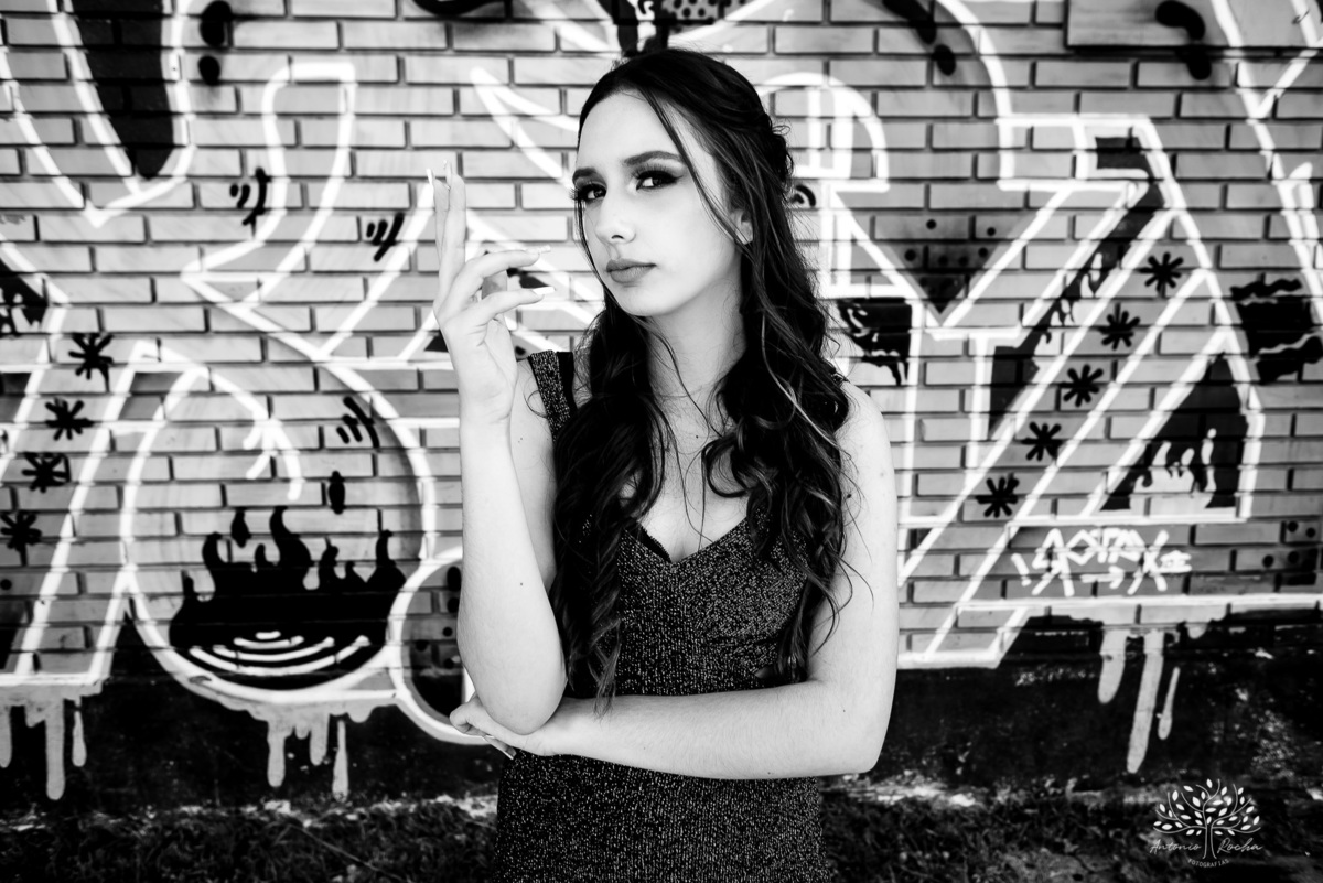 Julia - Julia 15 anos - 15 Anos - Quinze Anos - Ensaio Externo - Debutante - Biblioteca Pública de Pelotas - Porto de Pelotas - Parque Una- Família - Luz - Antonio Rocha Fotografias - Antonio Rocha - @antoniorochafotografias 