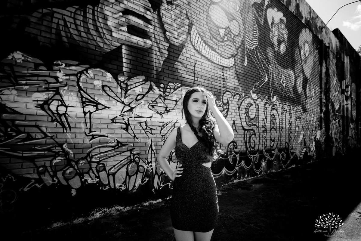 Julia - Julia 15 anos - 15 Anos - Quinze Anos - Ensaio Externo - Debutante - Biblioteca Pública de Pelotas - Porto de Pelotas - Parque Una- Família - Luz - Antonio Rocha Fotografias - Antonio Rocha - @antoniorochafotografias 