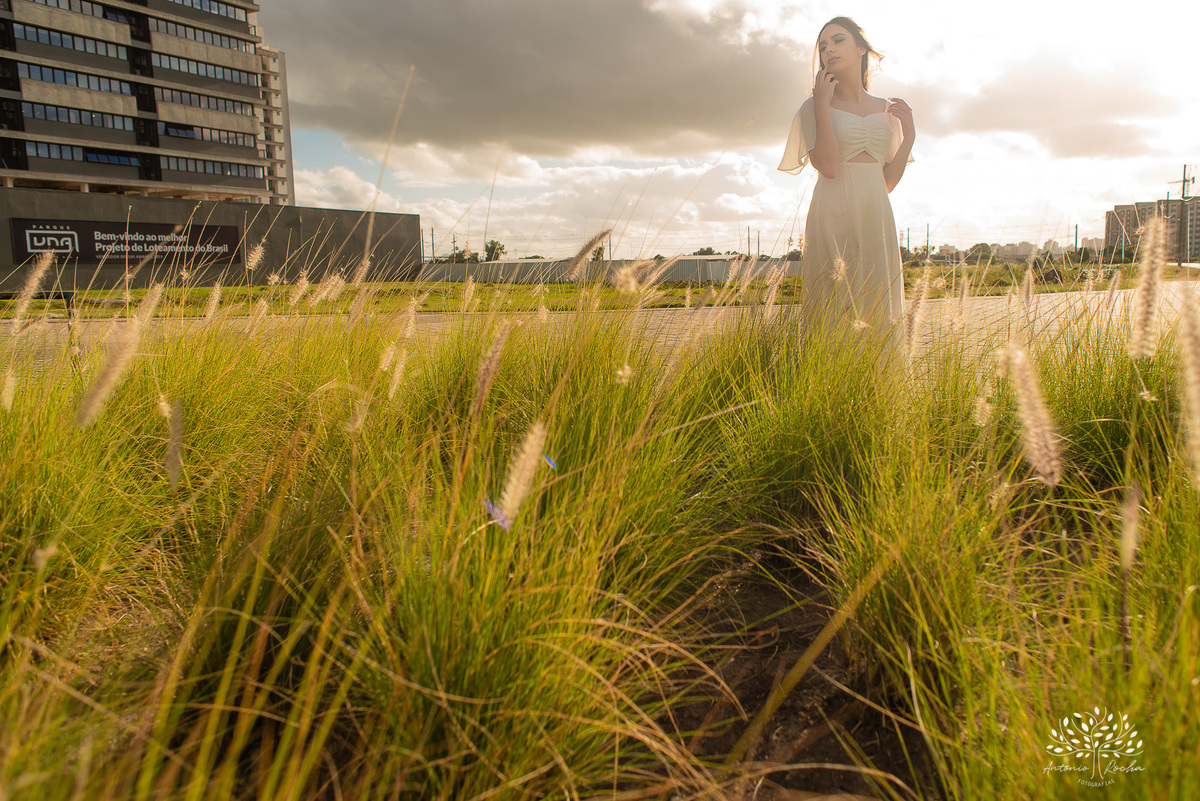 Julia - Julia 15 anos - 15 Anos - Quinze Anos - Ensaio Externo - Debutante - Biblioteca Pública de Pelotas - Porto de Pelotas - Parque Una- Família - Luz - Antonio Rocha Fotografias - Antonio Rocha - @antoniorochafotografias 