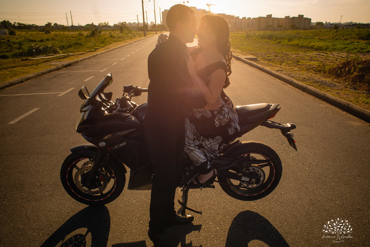 Danay e Endrigo - Casamento - Ensaio ao Ar Livre - Parque Una - Cuba - Brasil - Amor Verdadeiro - Moto - Pelotas - RS - Antonio Rocha Fotografias - @antoniorochafotografias