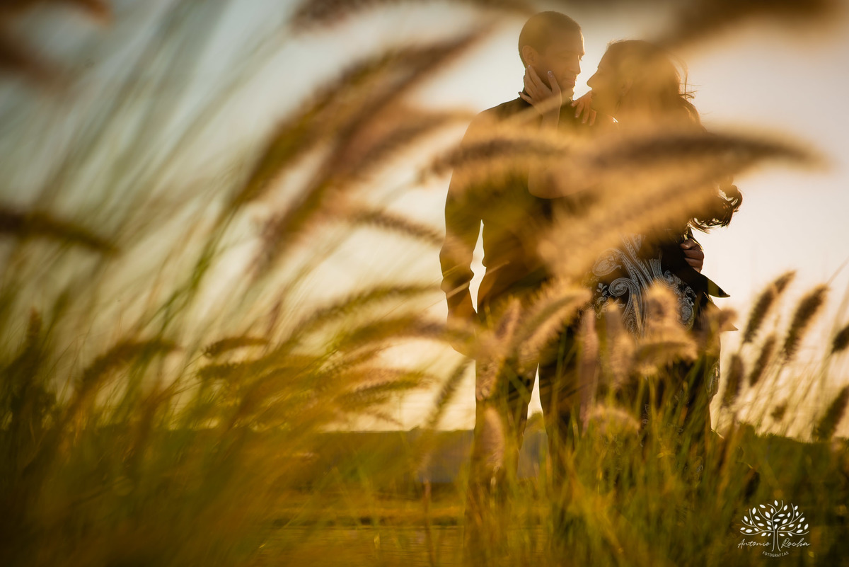 Danay e Endrigo - Casamento - Ensaio ao Ar Livre - Parque Una - Cuba - Brasil - Amor Verdadeiro - Moto - Pelotas - RS - Antonio Rocha Fotografias - @antoniorochafotografias