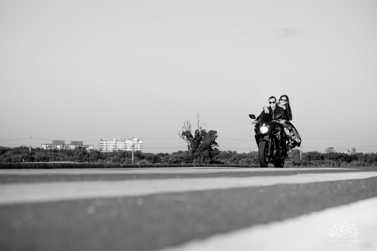 Danay e Endrigo - Casamento - Ensaio ao Ar Livre - Parque Una - Cuba - Brasil - Amor Verdadeiro - Moto - Pelotas - RS - Antonio Rocha Fotografias - @antoniorochafotografias