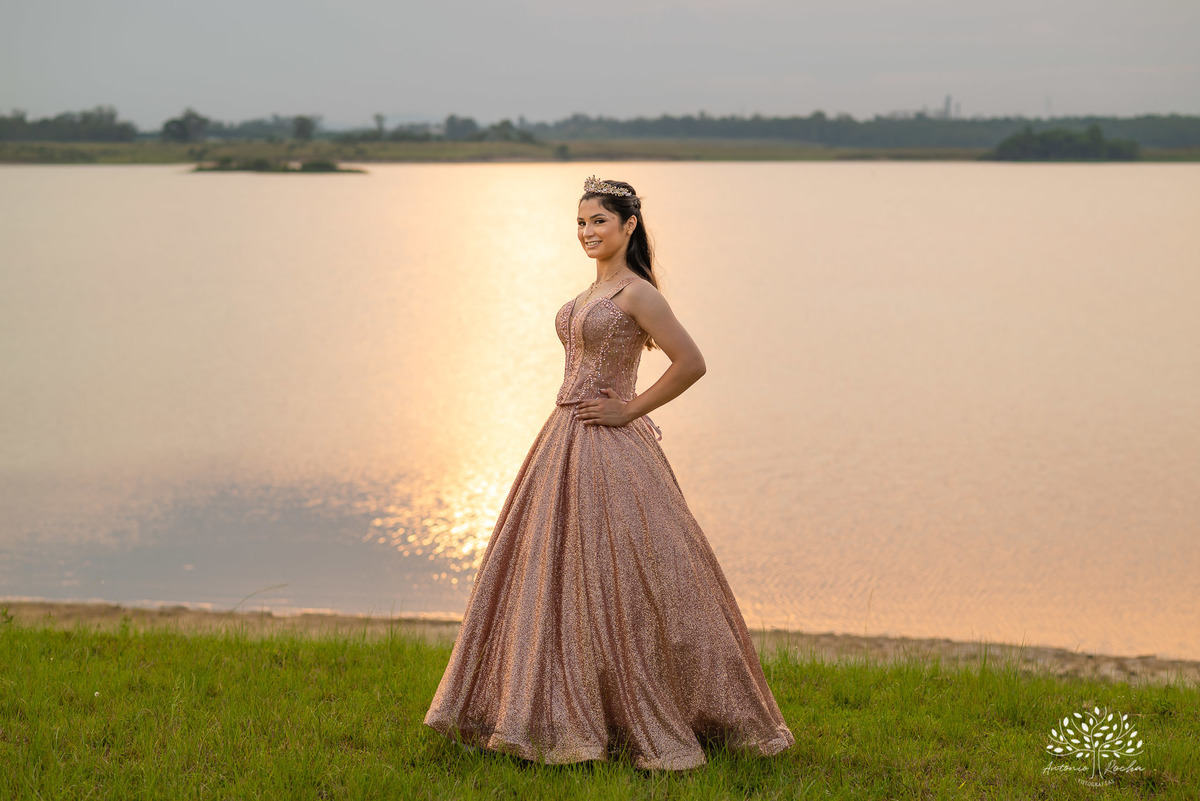 Erika – Erika 15 Anos – Ensaio – Ensaio Debutante – Parque Una – Morada do Sol – Família – Gaudéria – Felicidade – Foto Premiada – Prime Foto Association – Fotografia de Família – Debutante – Por do Sol – Vestido – Rose Gold – Antonio Rocha Fotografias