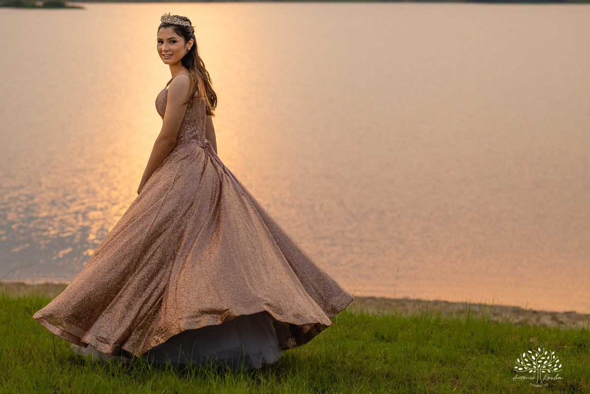 Erika – Erika 15 Anos – Ensaio – Ensaio Debutante – Parque Una – Morada do Sol – Família – Gaudéria – Felicidade – Foto Premiada – Prime Foto Association – Fotografia de Família – Debutante – Por do Sol – Vestido – Rose Gold – Antonio Rocha Fotografias