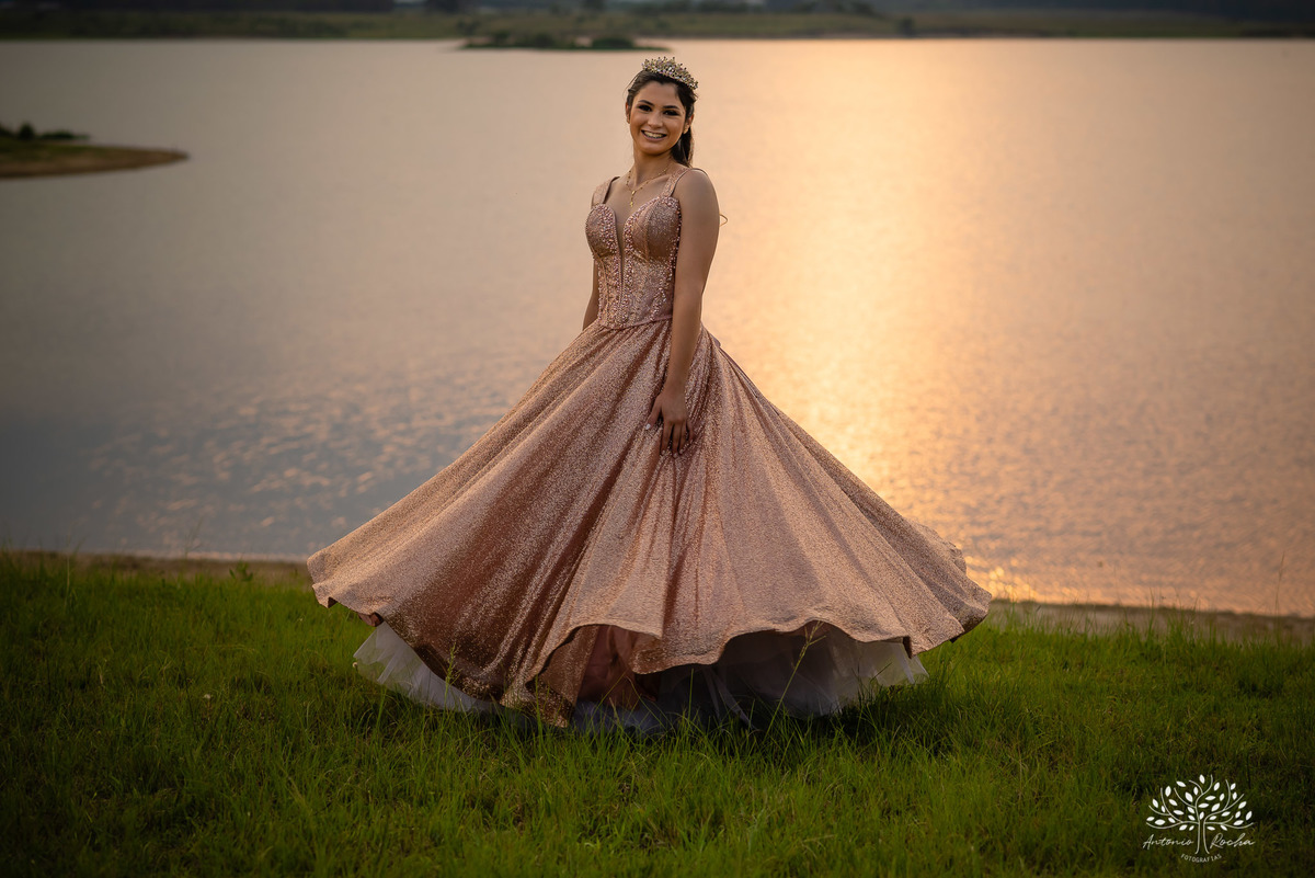 Erika – Erika 15 Anos – Ensaio – Ensaio Debutante – Parque Una – Morada do Sol – Família – Gaudéria – Felicidade – Foto Premiada – Prime Foto Association – Fotografia de Família – Debutante – Por do Sol – Vestido – Rose Gold – Antonio Rocha Fotografias