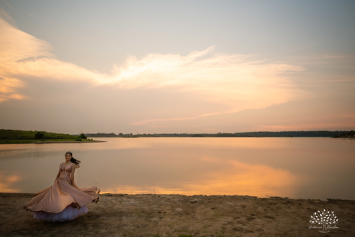 Erika – Erika 15 Anos – Ensaio – Ensaio Debutante – Parque Una – Morada do Sol – Família – Gaudéria – Felicidade – Foto Premiada – Prime Foto Association – Fotografia de Família – Debutante – Por do Sol – Vestido – Rose Gold – Antonio Rocha Fotografias
