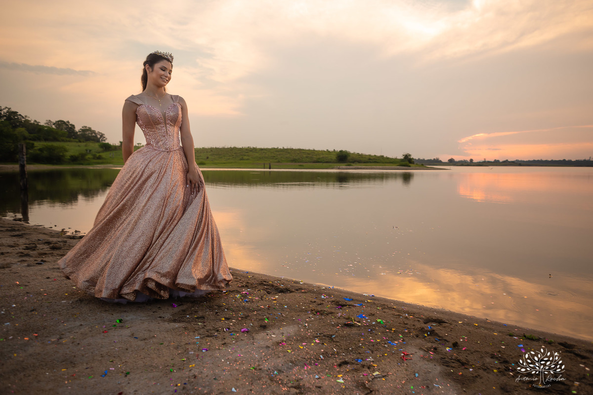 Erika – Erika 15 Anos – Ensaio – Ensaio Debutante – Parque Una – Morada do Sol – Família – Gaudéria – Felicidade – Foto Premiada – Prime Foto Association – Fotografia de Família – Debutante – Por do Sol – Vestido – Rose Gold – Antonio Rocha Fotografias