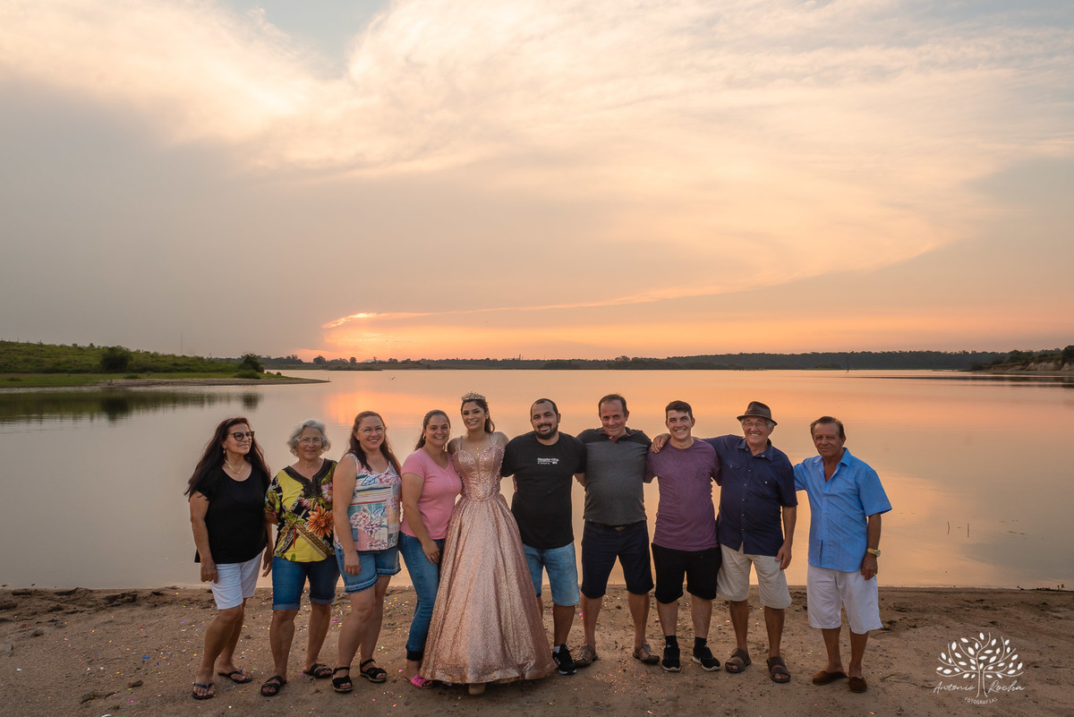 Erika – Erika 15 Anos – Ensaio – Ensaio Debutante – Parque Una – Morada do Sol – Família – Gaudéria – Felicidade – Foto Premiada – Prime Foto Association – Fotografia de Família – Debutante – Por do Sol – Vestido – Rose Gold – Antonio Rocha Fotografias
