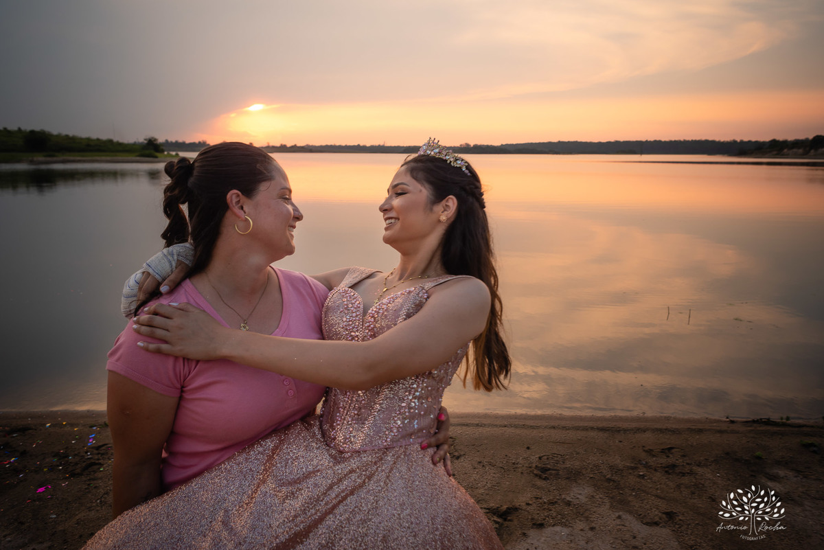 Erika – Erika 15 Anos – Ensaio – Ensaio Debutante – Parque Una – Morada do Sol – Família – Gaudéria – Felicidade – Foto Premiada – Prime Foto Association – Fotografia de Família – Debutante – Por do Sol – Vestido – Rose Gold – Antonio Rocha Fotografias
