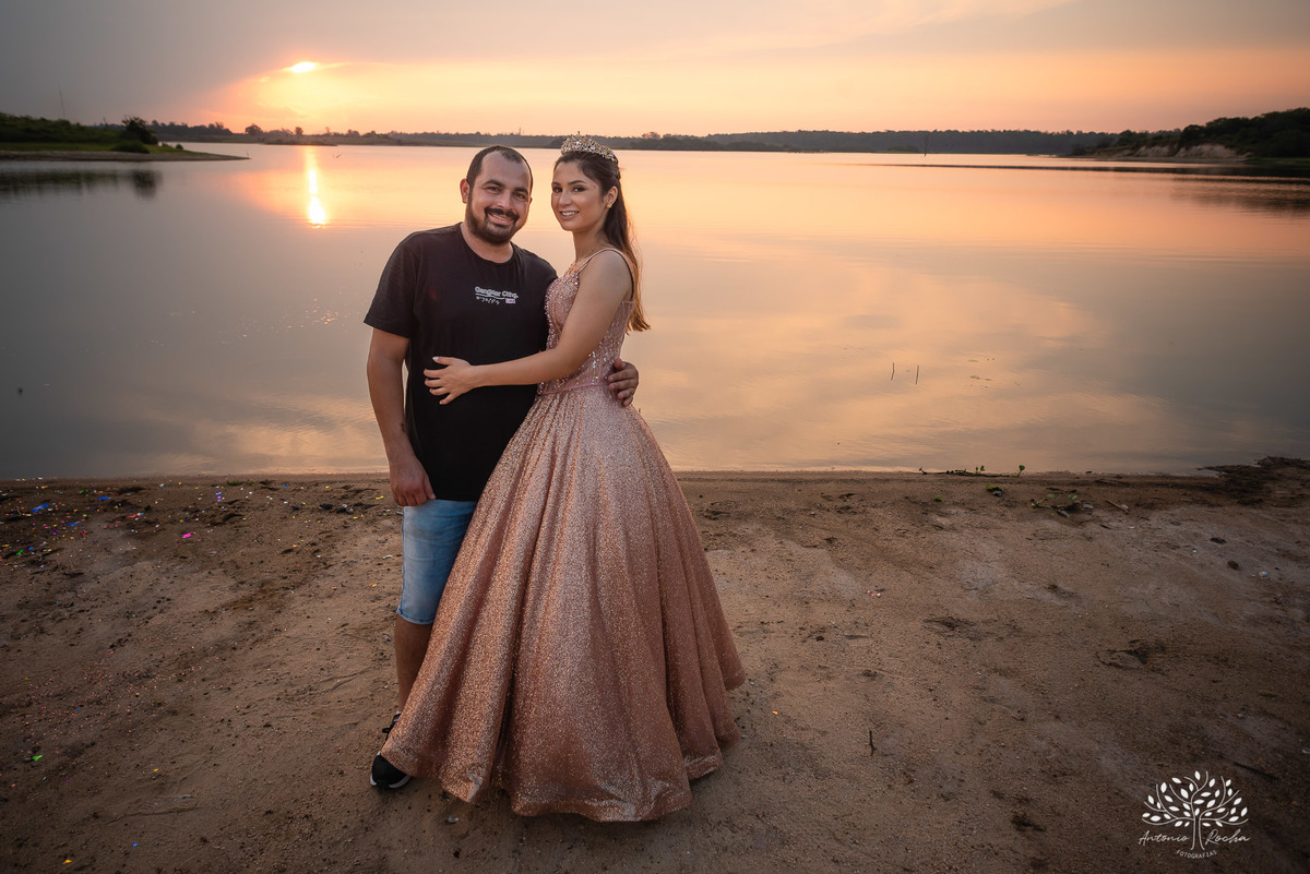 Erika – Erika 15 Anos – Ensaio – Ensaio Debutante – Parque Una – Morada do Sol – Família – Gaudéria – Felicidade – Foto Premiada – Prime Foto Association – Fotografia de Família – Debutante – Por do Sol – Vestido – Rose Gold – Antonio Rocha Fotografias