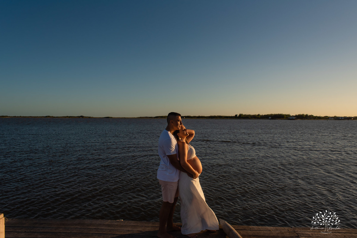 Ensaio Gestação do Joaquim – Luísa e Francisco – Joaquim – Las Acácias – Laranjal – Ensaio Gestante – Gestante – Amor – Transbordar – Mãe – Vida – Família – Fotografia de Família – Antonio Rocha Fotografias – Ensaio Ao Ar Livre – Ensaio na Praia – Pelotas