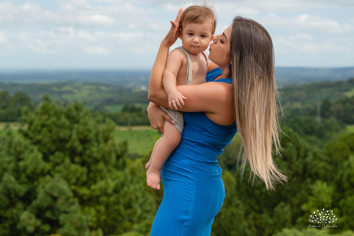 Theo – Smash The Cake – Ensaio Lindo – Ensaio Família – Parque Stone Land – Diversão – Amor – Família – Vida – Felicidade – Aprendizado – Bolo Azul – Smurph – Fotografia de Família – Ensaio – Juntos – Quarteto – Infantil – Antonio Rocha Fotografias