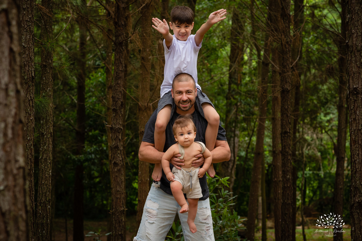 Theo – Smash The Cake – Ensaio Lindo – Ensaio Família – Parque Stone Land – Diversão – Amor – Família – Vida – Felicidade – Aprendizado – Bolo Azul – Smurph – Fotografia de Família – Ensaio – Juntos – Quarteto – Infantil – Antonio Rocha Fotografias