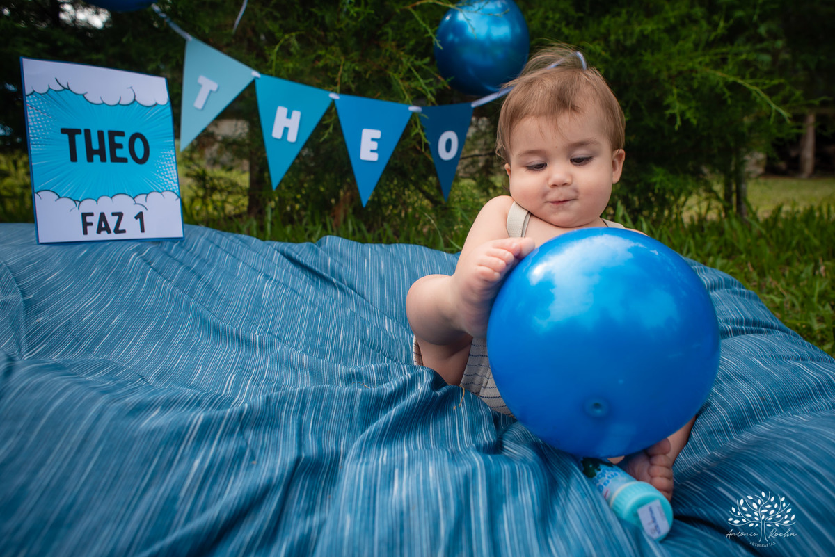 Theo – Smash The Cake – Ensaio Lindo – Ensaio Família – Parque Stone Land – Diversão – Amor – Família – Vida – Felicidade – Aprendizado – Bolo Azul – Smurph – Fotografia de Família – Ensaio – Juntos – Quarteto – Infantil – Antonio Rocha Fotografias