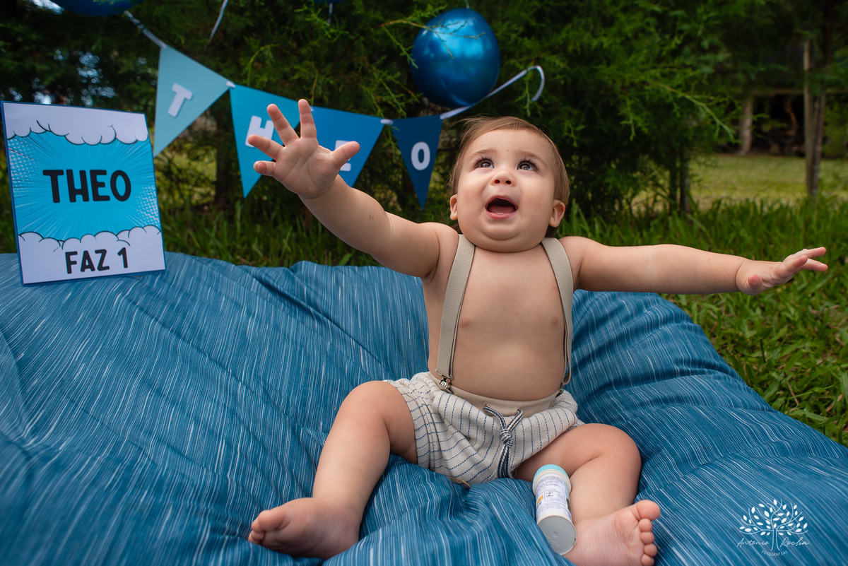 Theo – Smash The Cake – Ensaio Lindo – Ensaio Família – Parque Stone Land – Diversão – Amor – Família – Vida – Felicidade – Aprendizado – Bolo Azul – Smurph – Fotografia de Família – Ensaio – Juntos – Quarteto – Infantil – Antonio Rocha Fotografias