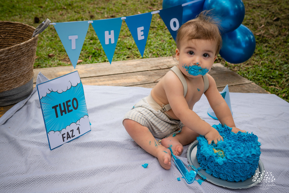 Theo – Smash The Cake – Ensaio Lindo – Ensaio Família – Parque Stone Land – Diversão – Amor – Família – Vida – Felicidade – Aprendizado – Bolo Azul – Smurph – Fotografia de Família – Ensaio – Juntos – Quarteto – Infantil – Antonio Rocha Fotografias